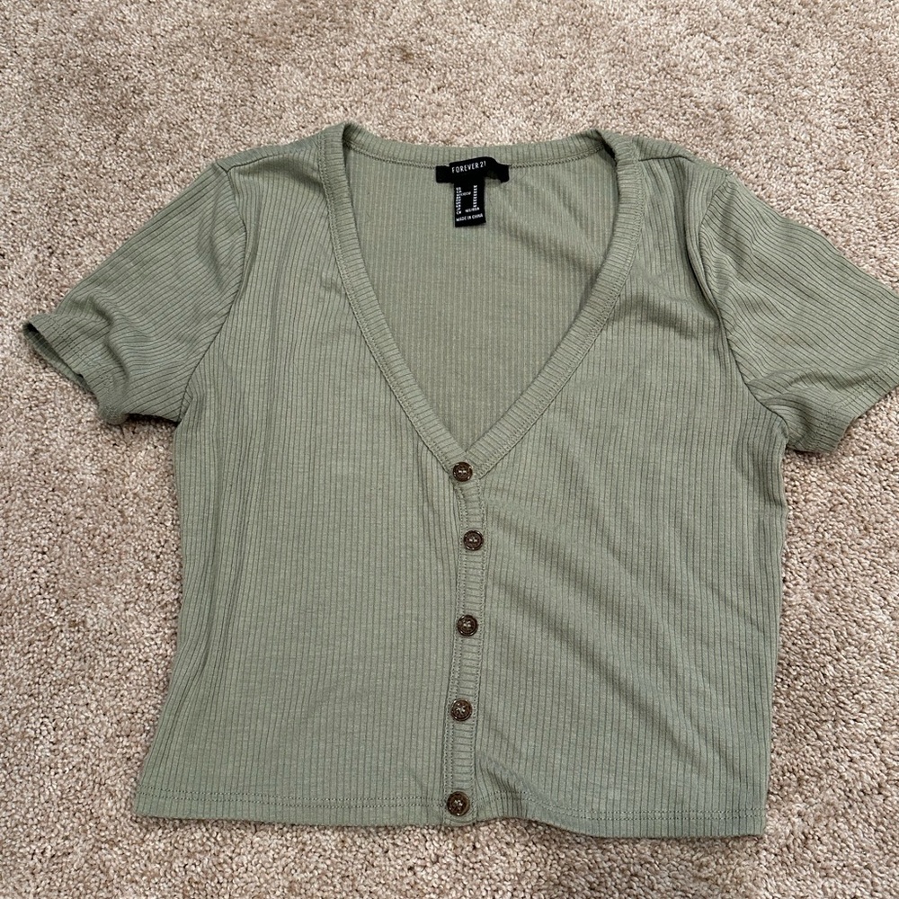 Forever 21 Cropped Mini Shirt. Size Medium